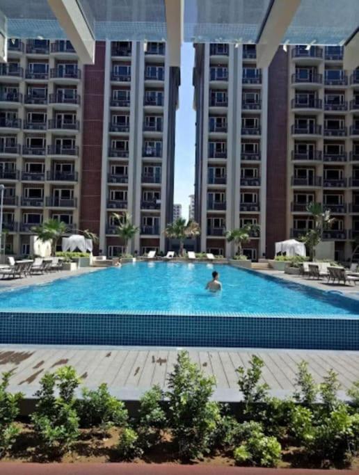 Monarch Parksuites - Balmoral Place Paranaque City Eksteriør billede