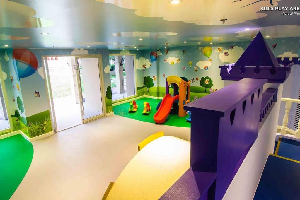 Monarch Parksuites - Balmoral Place Paranaque City Eksteriør billede