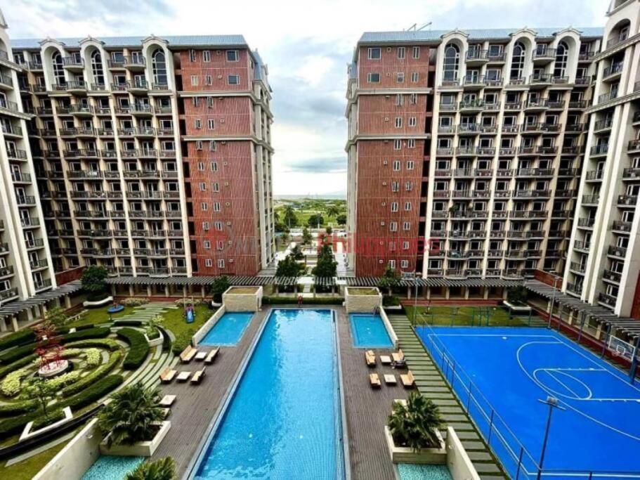 Monarch Parksuites - Balmoral Place Paranaque City Eksteriør billede