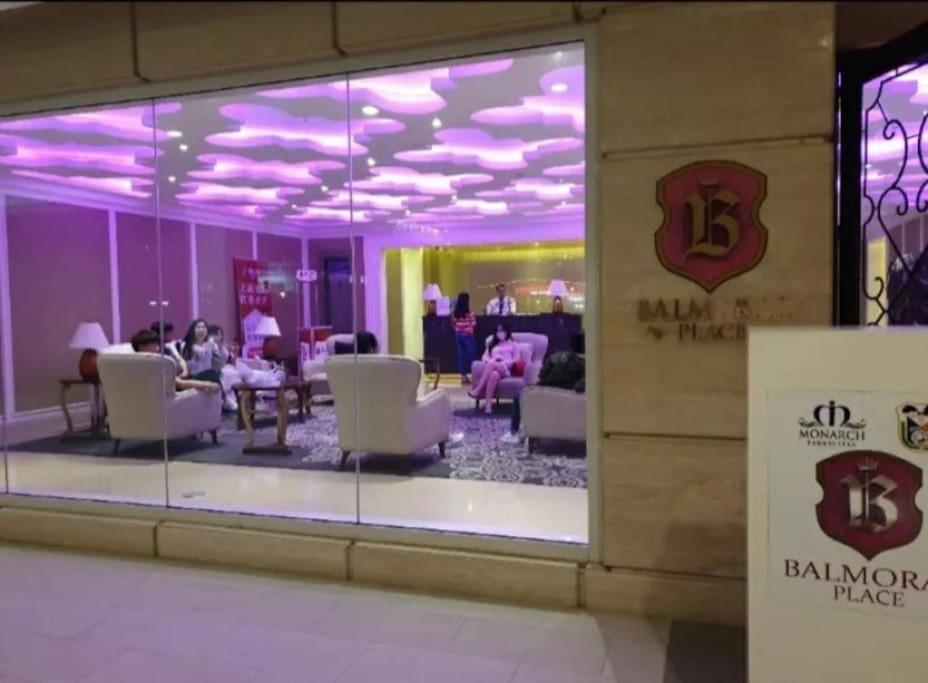 Monarch Parksuites - Balmoral Place Paranaque City Eksteriør billede