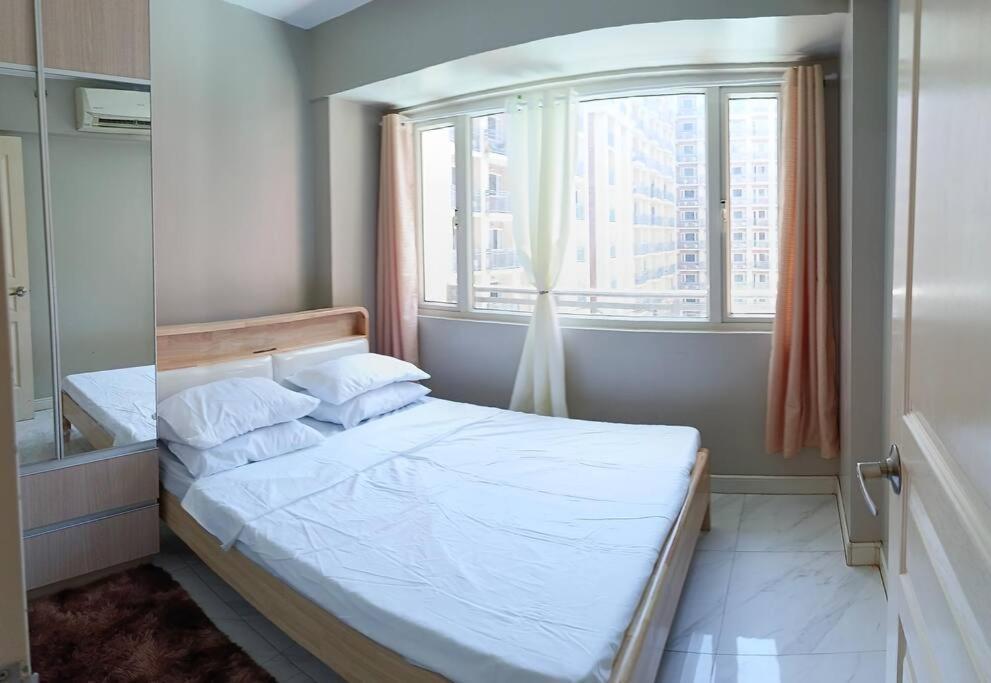 Monarch Parksuites - Balmoral Place Paranaque City Eksteriør billede