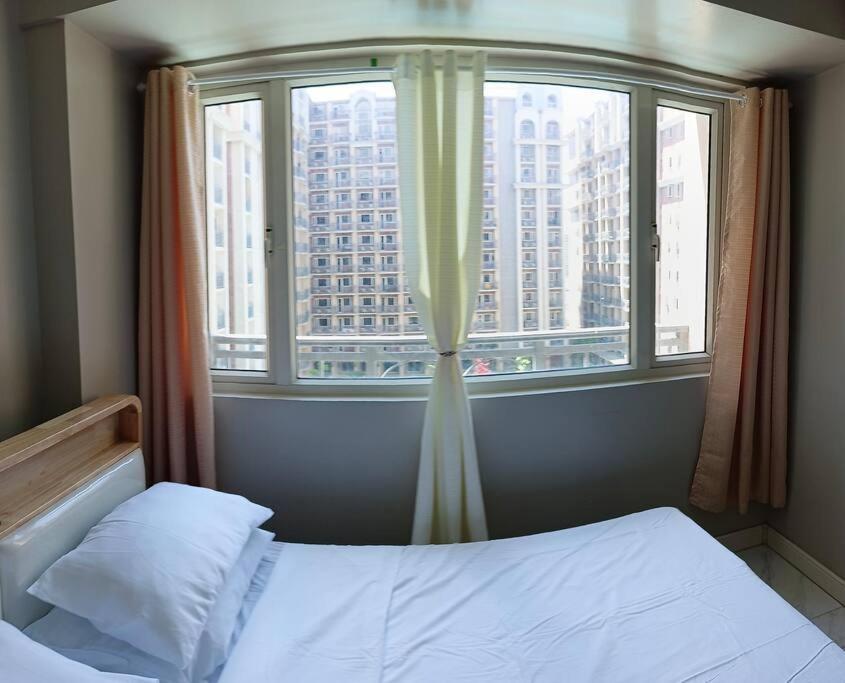 Monarch Parksuites - Balmoral Place Paranaque City Eksteriør billede