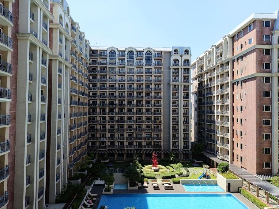 Monarch Parksuites - Balmoral Place Paranaque City Eksteriør billede