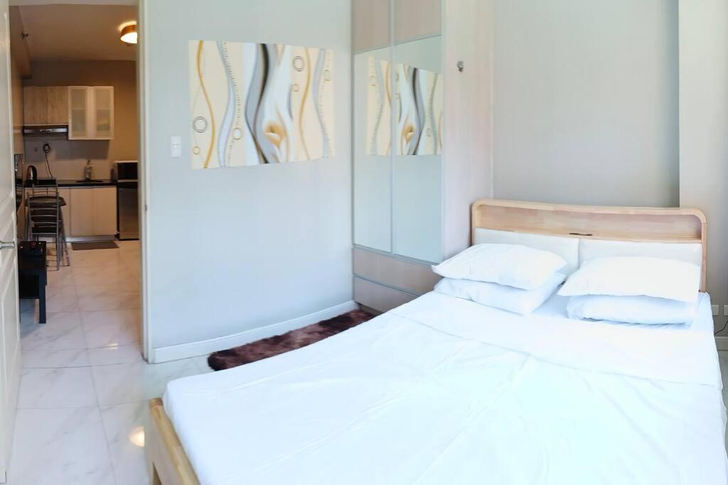 Monarch Parksuites - Balmoral Place Paranaque City Eksteriør billede