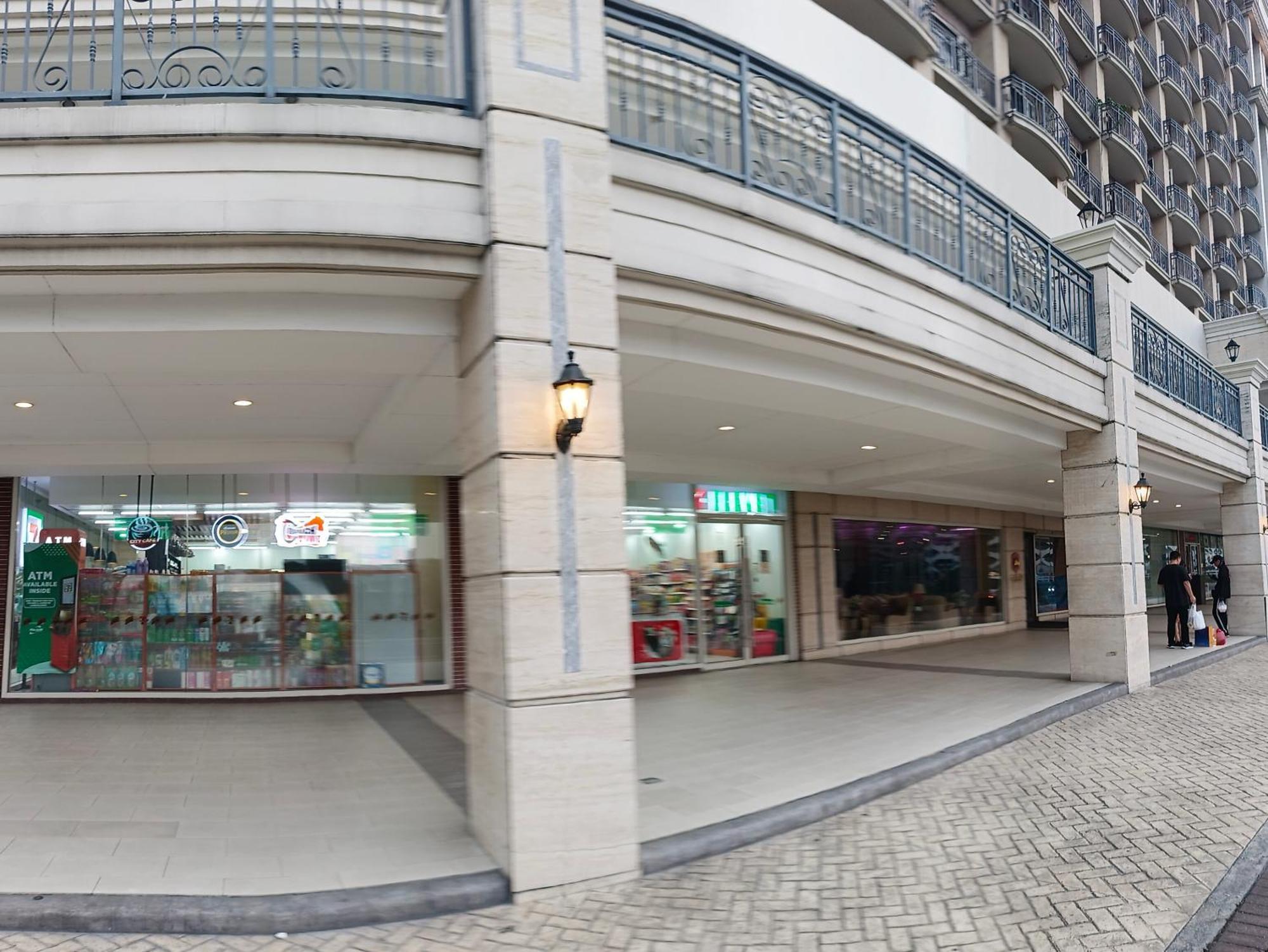 Monarch Parksuites - Balmoral Place Paranaque City Eksteriør billede